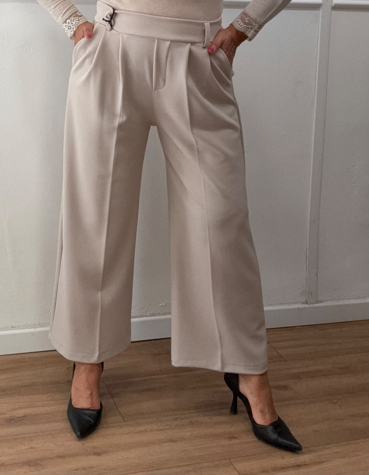 Pantalone Gris – Gamba Ampia con Elastico Posteriore